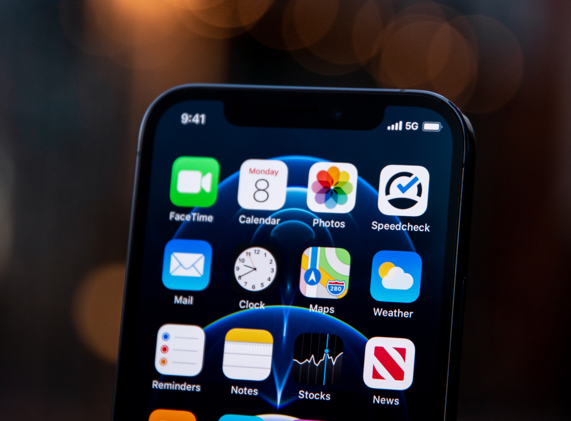 昭阳苹果手机维修分享为什么 iPhone 12 在冬季会自动关机 