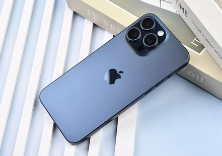 昭阳苹果维修点分享iPhone 15 Pro Max屏幕更换全新实操风险 